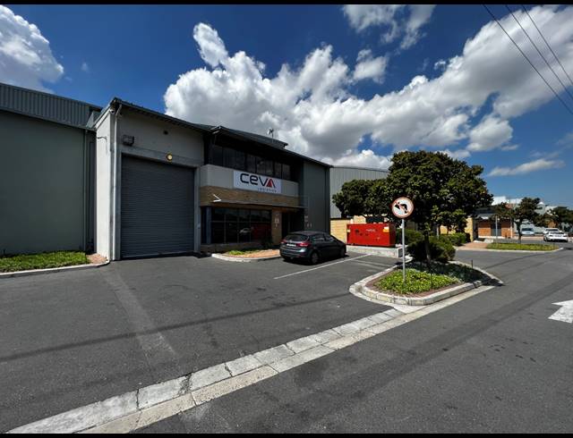 527M² WAREHOUSE TO LET IN AIRPORT INDUSTRIA